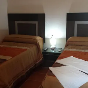2* Pensión Gran Plaza